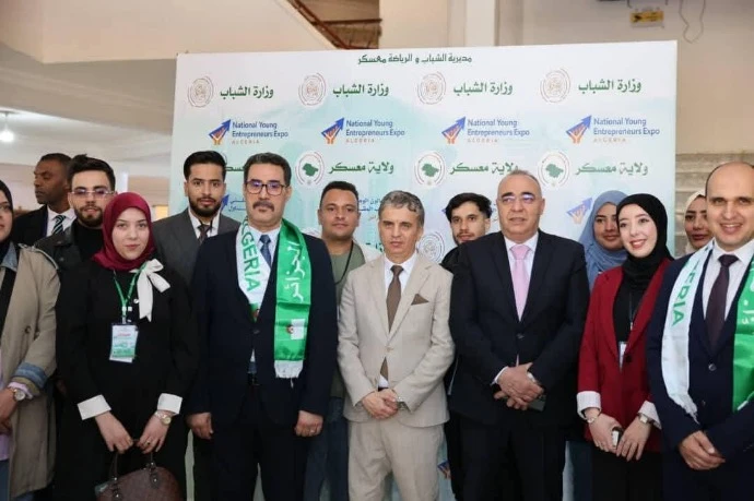 أزيد من 1500 زائرا للصالون الوطني للشباب المقاول بمعسكر