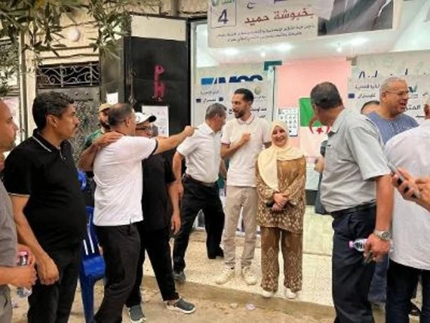حزب الكرامة يوسّع نشاطه الميداني بغليزان   :  لقاءات جوارية للتعريف بالبرنامج والمترشحين