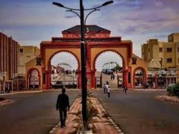 المركز الجامعي " نور البشير" بالبيض ...إنجاز 2000 مقعد بيداغوجي وإقامة جامعية  بسعة1000سرير  قريبا