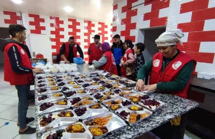 الهلال الاحمر الجزائري  ينظم 5 مطاعم إفطار وأكثر من 500 وجبة يوميا  ببلعباس