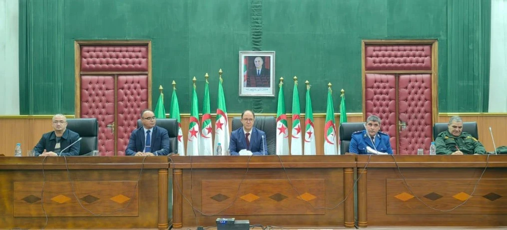 لقاء تكويني تحسيسي لفائدة سائقي حافلات النقل المدرسي بسيدي بلعباس ....الأمور التقنية