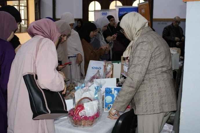 جامعة عبد الحميد بن باديس بمستغانم ...تكريم  الطلبة أصحاب الأفكار المبتكرة