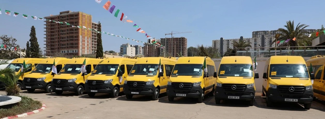 تدعمت بها حظائر بلديات ومؤسسات عمومية بمستغانم.. حافلات مدرسية وشاحنات نظافة جديدة لتحسين الخدمة