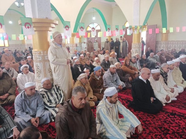 مساجد مستغانم تغصّ بالمصلّين بعد عامين من التباعد
