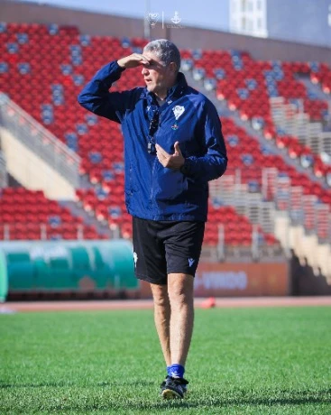 مدرب مولودية وهران غاريدو  يدعو الأنصار  للالتفاف حول الفريق...  " مباراة  سطيف مهمة  للبقاء في المقدمة  "