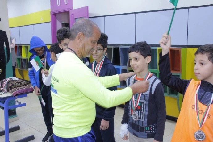 نظير تألقهم في دورة افتتاح الألعاب المدرسية بقصر الرياضة بوهران  ...مجمع "الحياة سكول" يكرم ابطاله الرياضيين