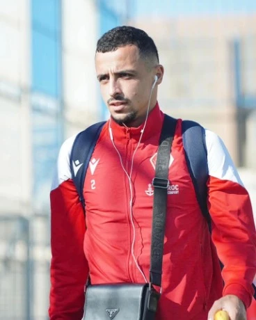 الحمراوة يطالبون بعودة  بلايلي و استقدام   باعوش و عبادة..........كيليان ڨسوم يستأنف التدريبات بعد غياب 8 أشهر