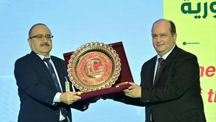 قسنطينة: الوزير الأول يشرف على الحفل الخاص بجائزة رئيس الجمهورية لأحسن مصدر  لسنة 2025