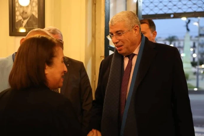 في إطار احياء اليوم الوطني للشهيد....والي وهران يحضر العرض المسرحي "كلمة"