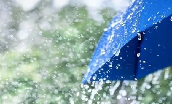 أمطار رعدية مرتقبة  ابتداء من ظهيرة اليوم الجمعة