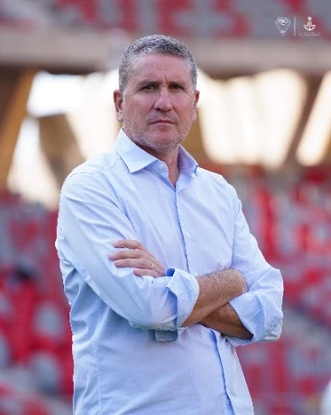 كارلوس غاريدو مدرب مولودية وهران : "نسعى للإطاحة بأحسن فريق في البطولة"