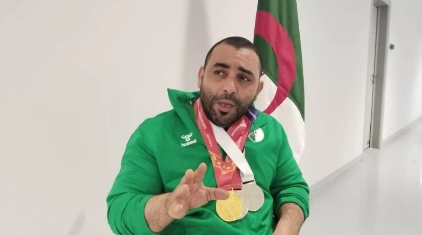 الرباع الجزائري بوشفرة بلال يؤكد في تصريح لـ"الجمهورية": “إفريقيا لم تعد سهلة والمونديال هدفنا القادم”