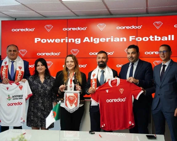 بحضور حجيوي رئيس مجلس إدارة مولودية وهران و المديرالعام ڨناد ... توقيع عقد رعاية وشراكة مع   مؤسسة "أوريدو"