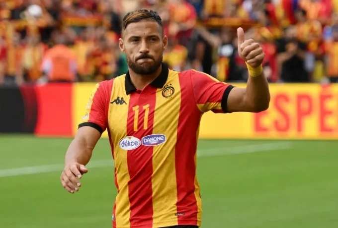 الناديان يؤكدان توقيع اللاعب لكل منهما :  قبضة حديدية بين مولودية الجزائر والترجي التونسي بسبب بلايلي