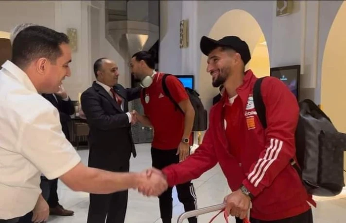 ودية مصر  ; الجزائر) : المنتخب الوطني  يصل الى مدينة العين  الإماراتية