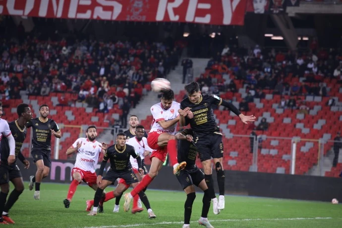 م.وهران 2-1 من. الجزائر .... "الحمراوة"يتصالحون مع الأنصار في سهرة رمضانية مثيرة