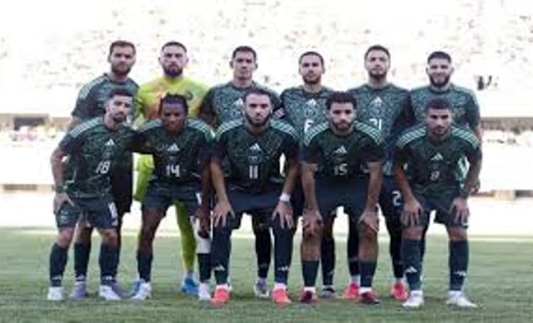 بعثة المنتخب الوطني الجزائري لكرة القدم  تصل إلى مدينة "غابورون"