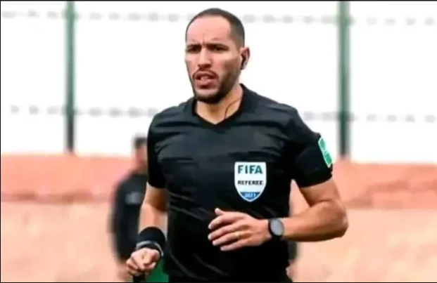 الفاف تفتح تحقيقا في أحداث مباراة “السياسي" ونجم مقرة  :توقيف الحكم بوكواسة ومساعده بسبب خطأ جسيم