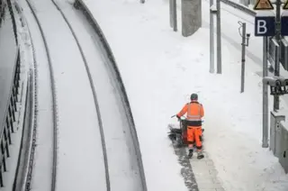 إسبانيا : الإعلان عن حالة التأهب وإغلاق المدارس جنوب البلاد