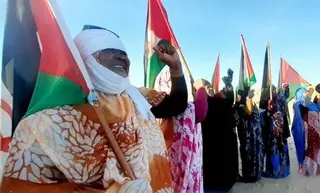 اليوم العالمي لإفريقيا: المرأة الصحراوية في قلب مسيرة النضال من أجل الحرية والاستقلال