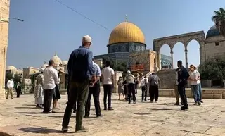 فلسطين: عشرات المستوطنين الصهاينة يقتحمون المسجد الأقصى المبارك