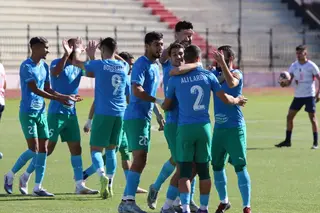 منح تحفيزية ترفع الروح المعنوية للجمعية  قبل مواجهة أمل الأربعاء : " لازمو " لمواصلة حصد النقاط والاقتراب من المقدمة