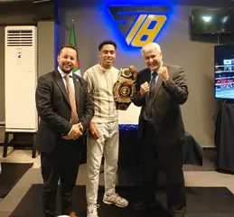 نظير فوزه بالحزام الذهبي في بطولة العالم "بوكسينغ ستاديوم" في تايلندا:  تكريم البطل الدولي في المواي تاي سرقمة عبد الصمد بالسانية