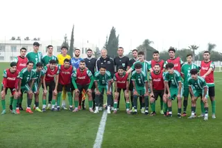 حضر مباراة تطبيقية لمنتخب الأواسط...  الألماني يورغن كليسمان  يزور مركز سيدي موسى ويشيد بجودة مرافقه