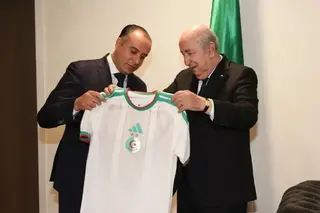 وزير الرياضة ومسؤولو اتحاد الجزائر وشباب بلوزداد يكرمون رئيس الجمهورية