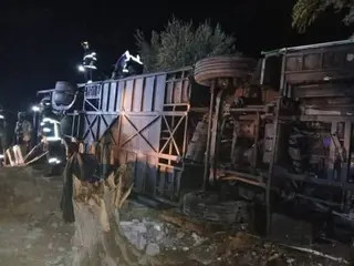 غليزان :16  جريحا  في انحراف حافلة لنقل المسافرين