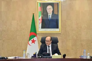 الوزير الأول يترأس اجتماعا للحكومة