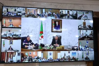 سعيود يترأس اجتماعا مع الولاة لمتابعة تنفيذ امر  السيد  رئيس الجمهورية  بتعويض المتضررين من حرائق الغابات
