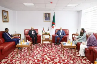 وزير الاتصال يستقبل سفير جمهورية اليمن