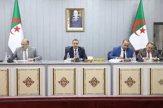 وزير النقل يترأس اجتماعا تنسيقيا لتحسين خدمات النقل البحري لفائدة الجالية  الجزائرية بالخارج