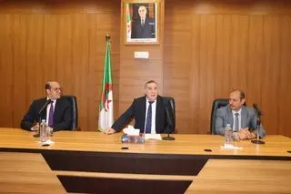 وزير الاتصال يشرف على تنصيب الأمين العام الجديد للوزارة