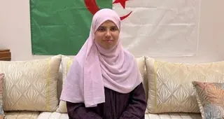 التلميذة قية إخلاص من الوادي الأولى وطنيا بمعدل 80ر19 في شهادة  التعليم المتوسط