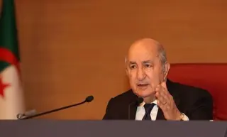 رئيس الجمهورية يدعو إلى إرساء نموذج جديد في الممارسة السياسية يقوم على  النزاهة والانضباط