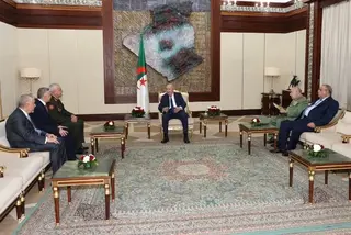 رئيس الجمهورية يستقبل رئيس هيئة الأركان المشتركة للقوات المسلحة الأردنية