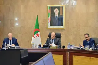 اجتماع الحكومة : دراسة مشاريع وعروض تخص قطاعات المحروقات والمنشآت القاعدية والري