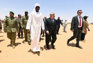 بتكليف من رئيس الجمهورية, الوزير الأول يحل بالنيجر للإشراف على إطلاق أشغال  حفر البئر الاستكشافية بحقل "كفرا جنوب شرق 1"