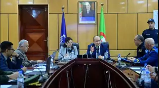 الوزير الأول يزور خلية اليقظة المكلفة بمتابعة تموين السوق بالمواد ذات  الاستهلاك الواسع خلال شهر رمضان