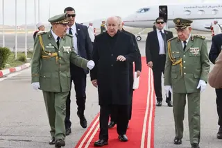 رئيس الجمهورية يصل إلى باتنة للإشراف على المراسم الجنائزية لرئيس الجمهورية  الأسبق اليامين زروال