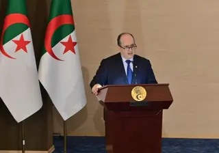 الوزير الأول يشرف بالجزائر العاصمة على انطلاق أشغال ندوة رؤساء المراكز القنصلية