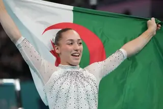 كايليا نمور تتوج بالميدالية  الفضية في  اختصاص عارضة التوازن بباكو