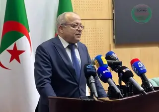 بوسليماني يشرف على إطلاق مسار "ماستر مدمج لليسانس" في الإعلام والاتصال باللغة الأمازيغيةبجامعة الجزائر 3