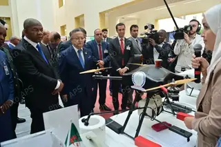رئيس جمهورية أنغولا يزور المدرسة الوطنية العليا للذكاء الاصطناعي