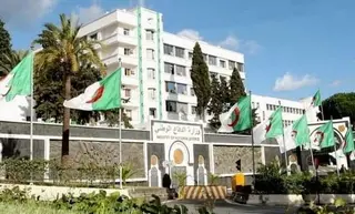 الفريق أول السعيد شنقريحة يتلقى مكالمة هاتفية من مدير وكالة الاستخبارات المركزية الأمريكية