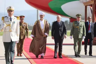 رئيس الجمهورية يستقبل سلطان عمان بمطار هواري بومدين الدولي