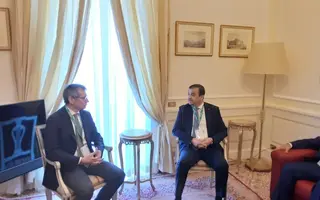 عرقاب يتحادث بسورينتو الايطالية مع الرئيس التنفيذي لشركة الطاقة  "إديسون"
