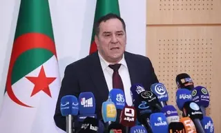 وزير الاتصال:التأكيد على دعم المبادرات الهادفة إلى تعزيز مكانة اللغة الأمازيغية في الإعلام الوطني